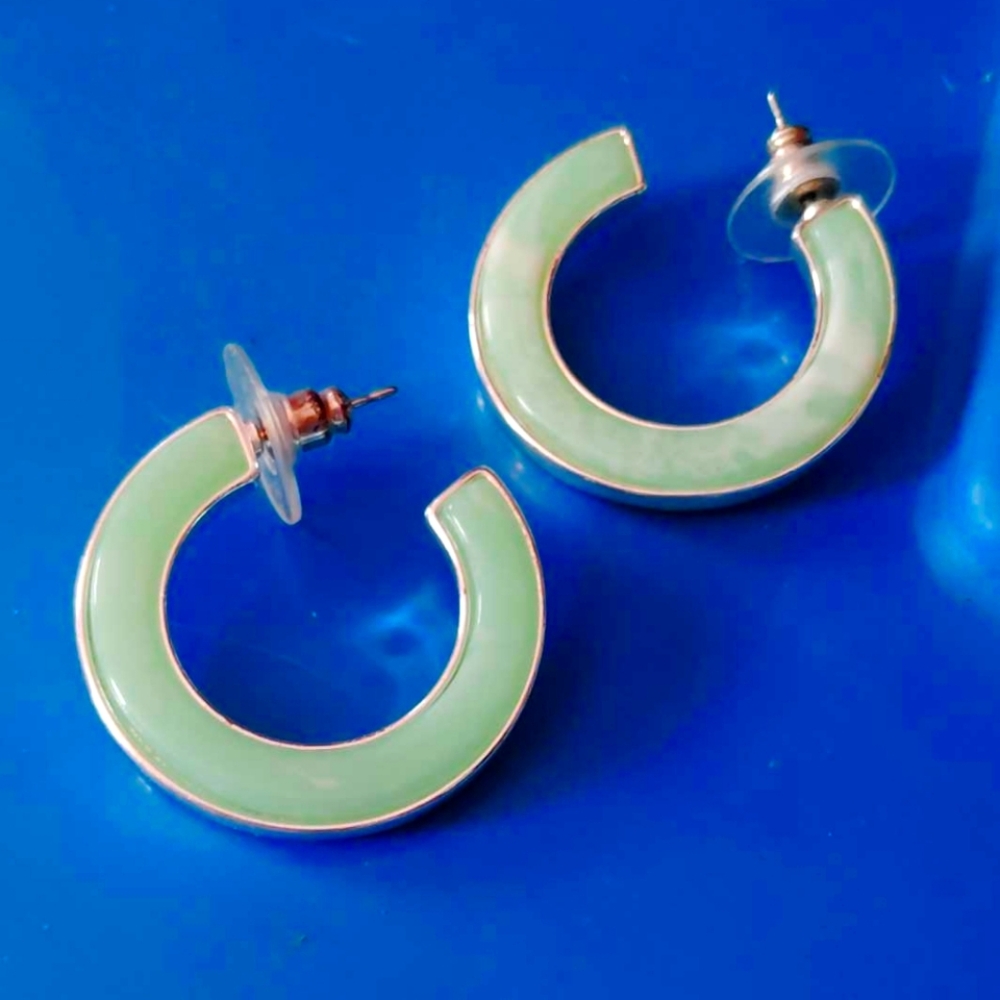 Very Pretty Pastel Green Pierced Hoo Earrings  St. Patrick Day, Easter Christmas